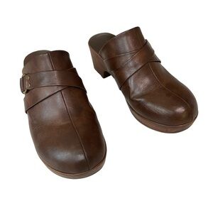 B.O.C. - SIZE 8 - BROWN CHUNKY PLATFORM FAUX LEATHER- RETRO 70’s - MULES CLOG S3